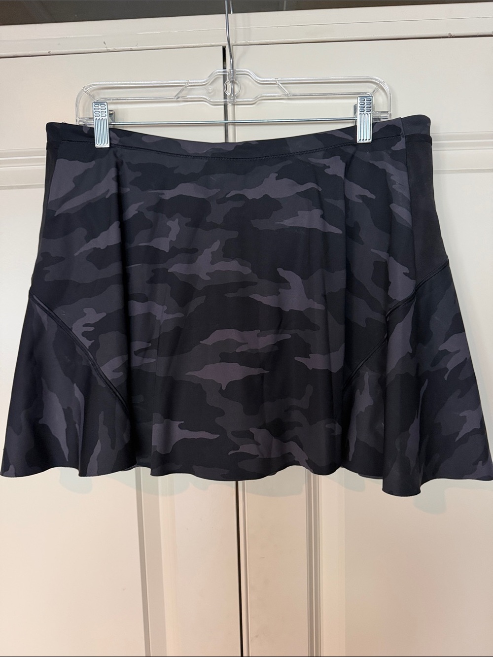 Athleta Black & Gray Camouflage Flared Tennis Skirt